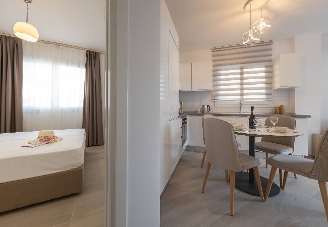 Apartment in Vokolida - Deluxe Two Bedroom Smart Apartment 