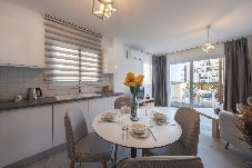 Apartment in Vokolida - Deluxe Two Bedroom Smart Apartment 