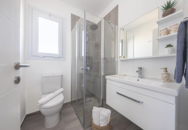 Apartment in Vokolida - Deluxe Three Bedroom Penthouse with Spa Tub 