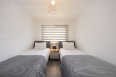 Apartment in Vokolida - Deluxe Three Bedroom Penthouse with Spa Tub 